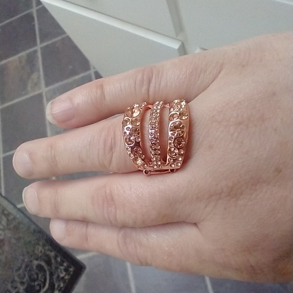 4 Gorgeous Stretch Rings! #R7 - Picture 8 of 8